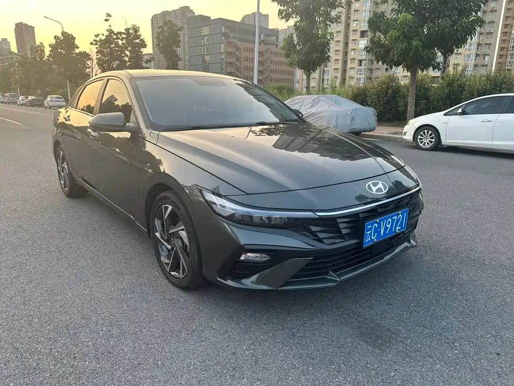 Hyundai Elantra — миниатюра 3