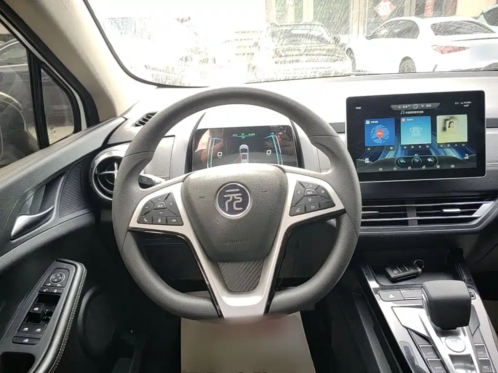 BYD Yuan EV — миниатюра 11