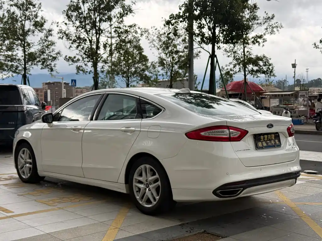 Ford Mondeo — миниатюра 8
