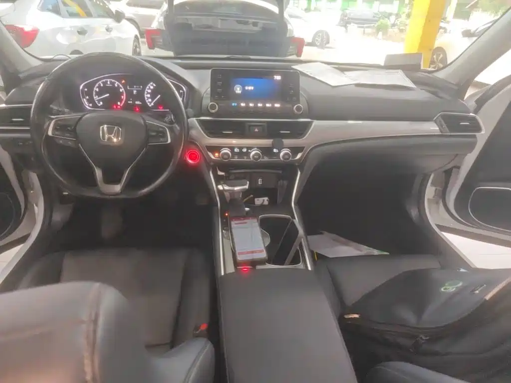 Honda Accord — миниатюра 10