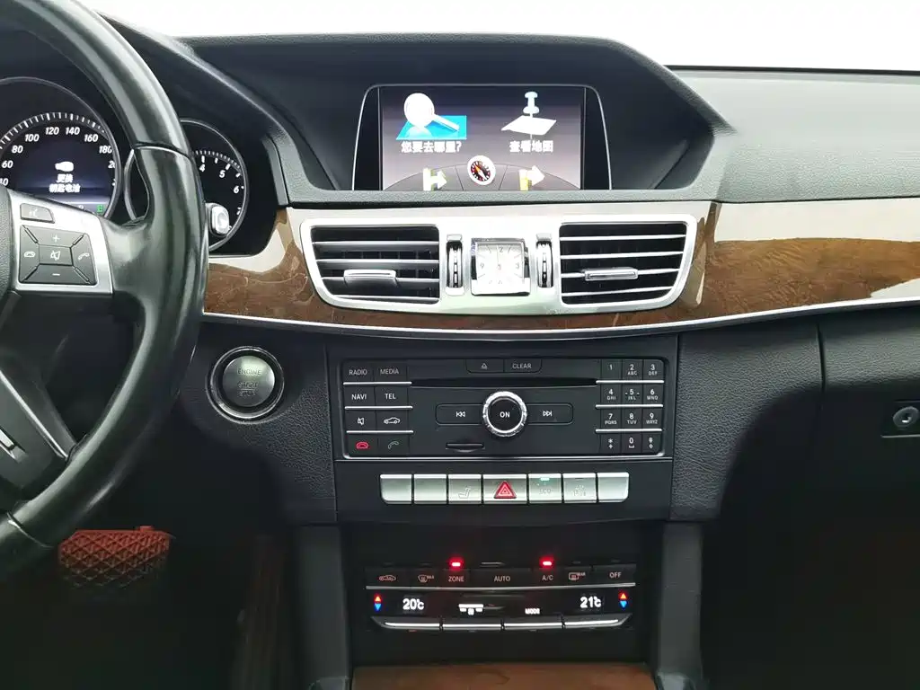 Mercedes-Benz E-Class — миниатюра 12