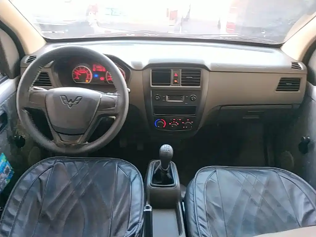 Wuling Rongguang S — миниатюра 10