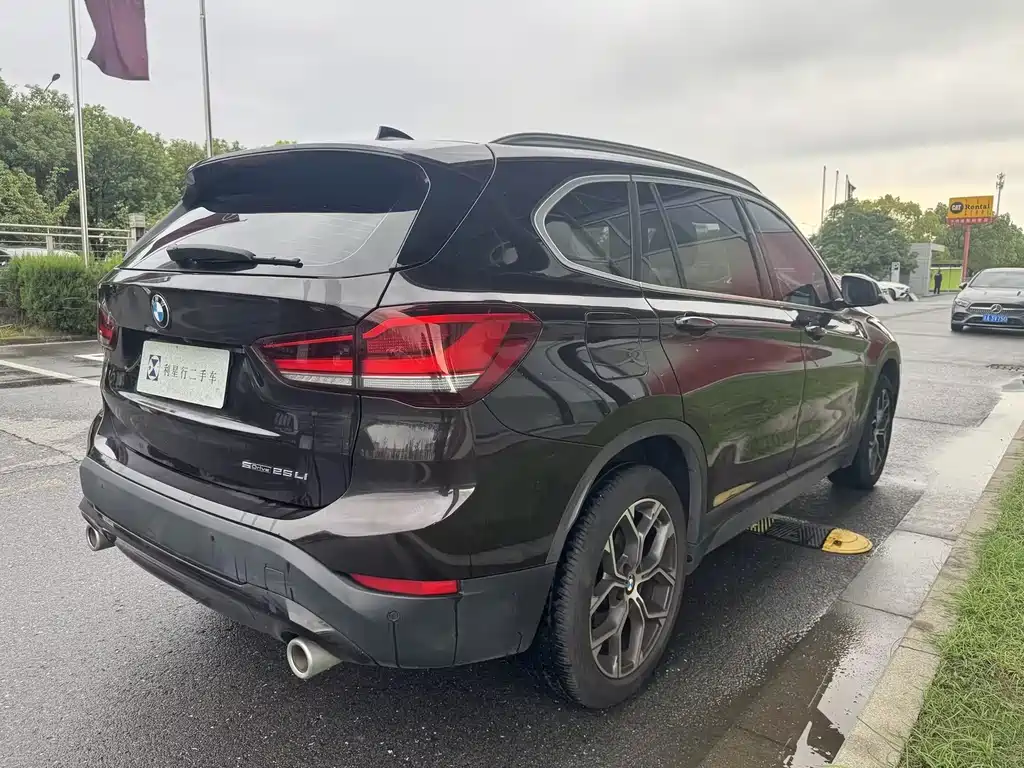BMW X1 — миниатюра 11
