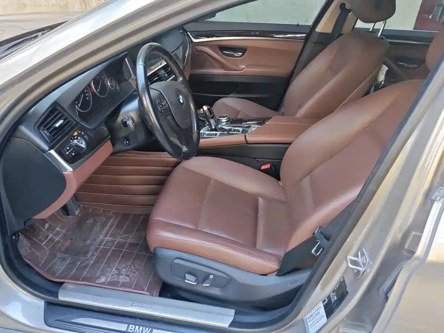 BMW 5 Series — миниатюра 8