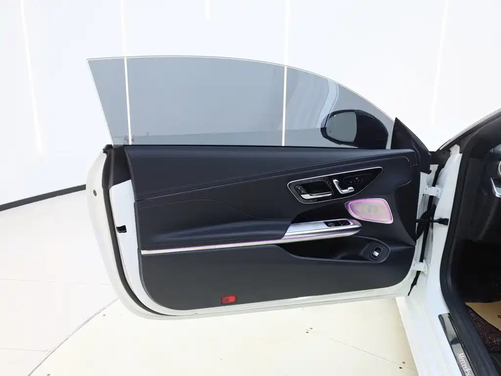Mercedes-Benz CLE — миниатюра 10