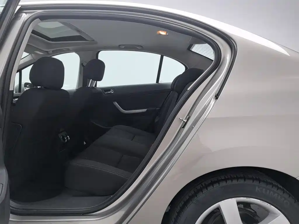 Peugeot 408 — миниатюра 15