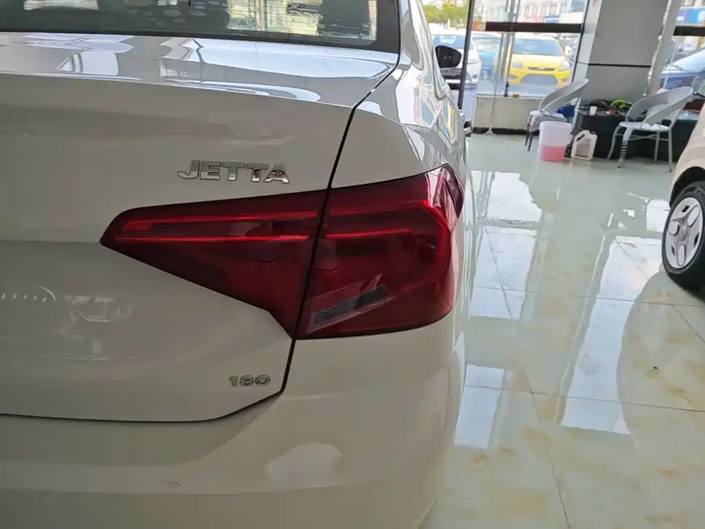 Volkswagen Jetta — миниатюра 8