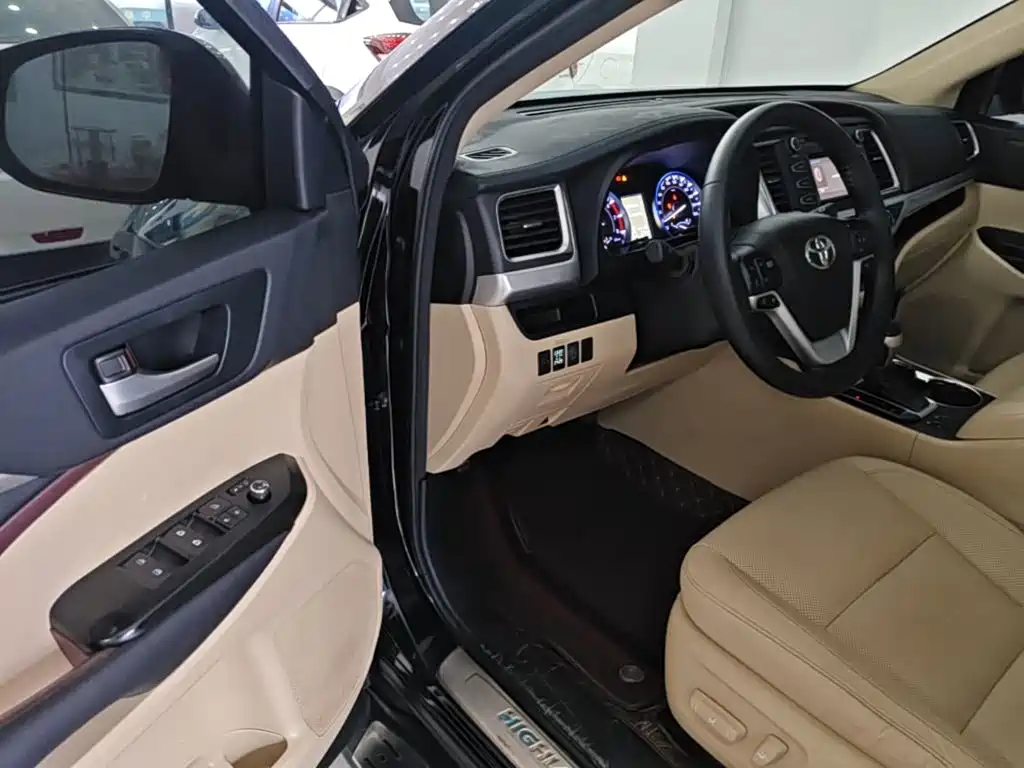 Toyota Highlander — миниатюра 16