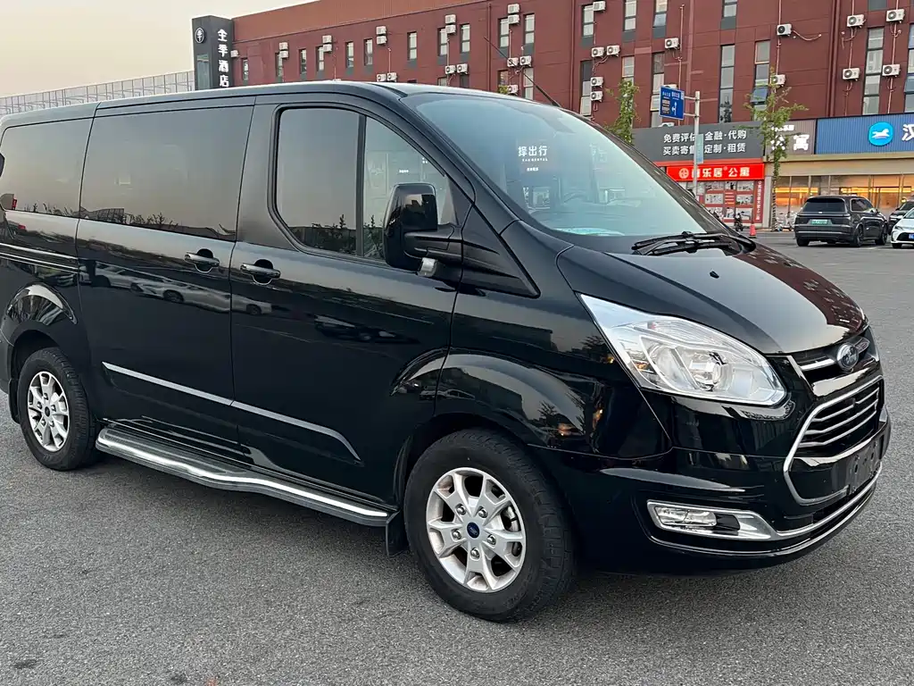 Ford Tourneo — миниатюра 7