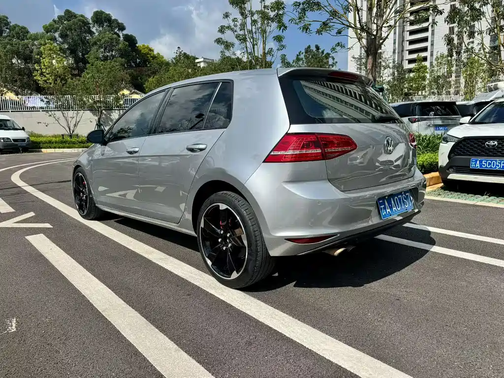 Volkswagen Golf — миниатюра 9