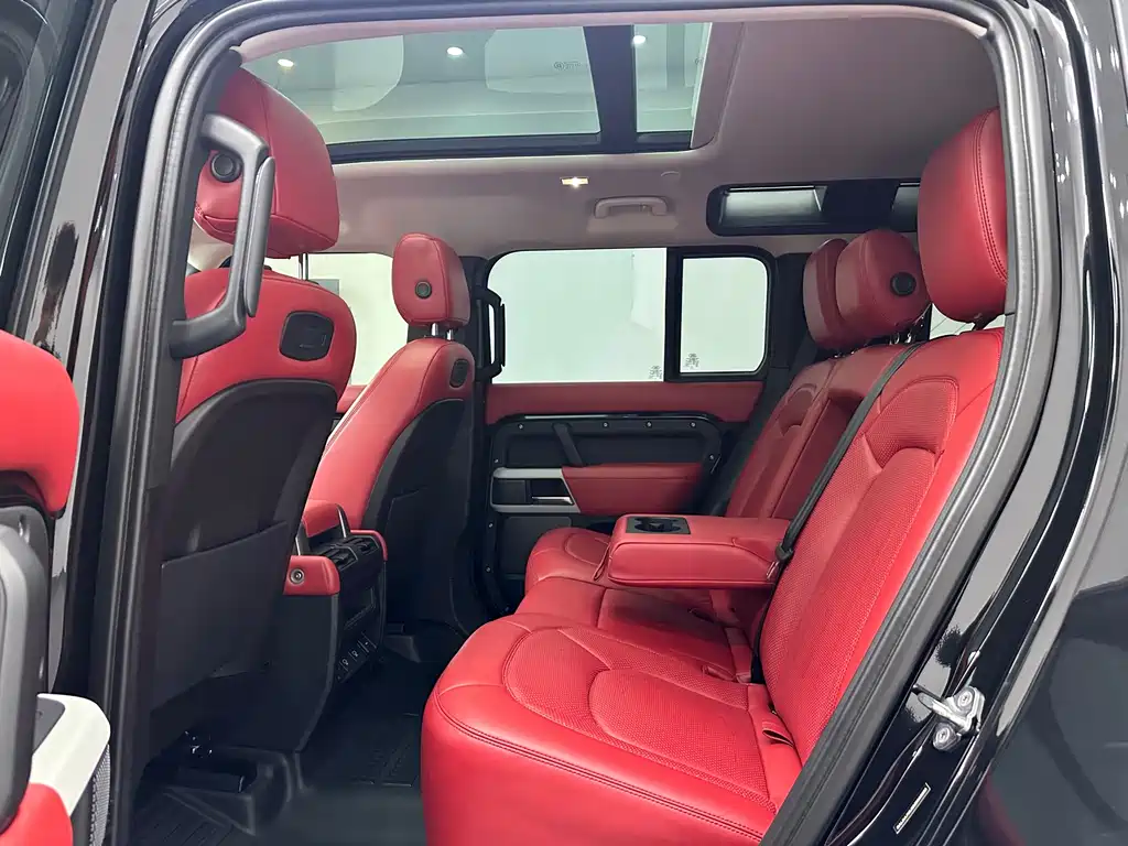 Land Rover Land Rover Defender 2021 110 P400 SE