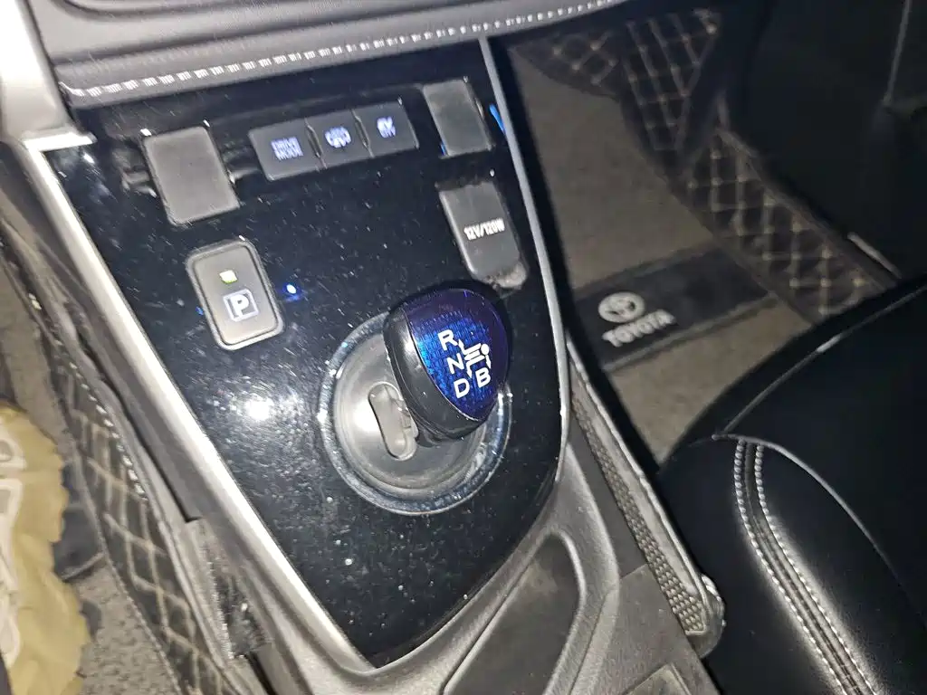 Toyota Corolla Hybrid — миниатюра 10