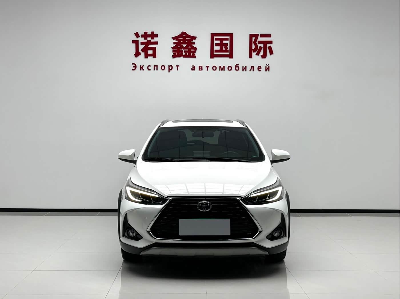Toyota YARiS L Zhi Xuan 1.5 л 2023 г. Белый, пробег 26000 км
