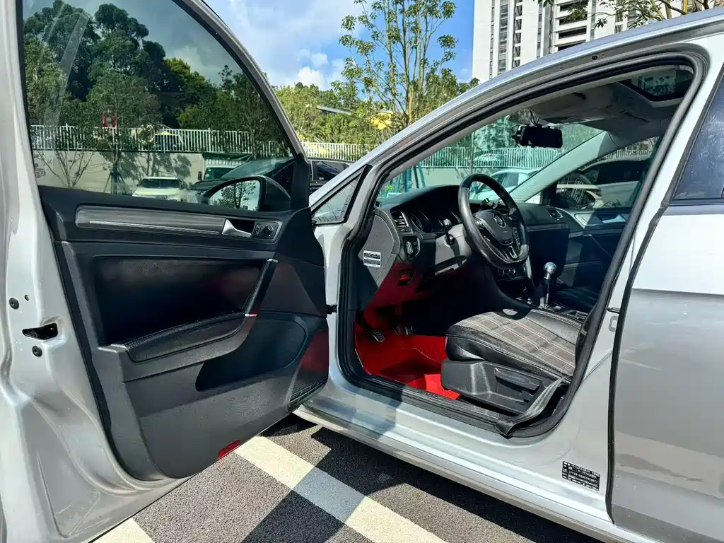 Volkswagen Golf — миниатюра 5