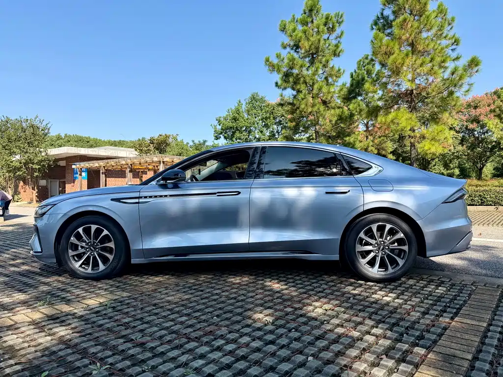Lincoln Z — миниатюра 5