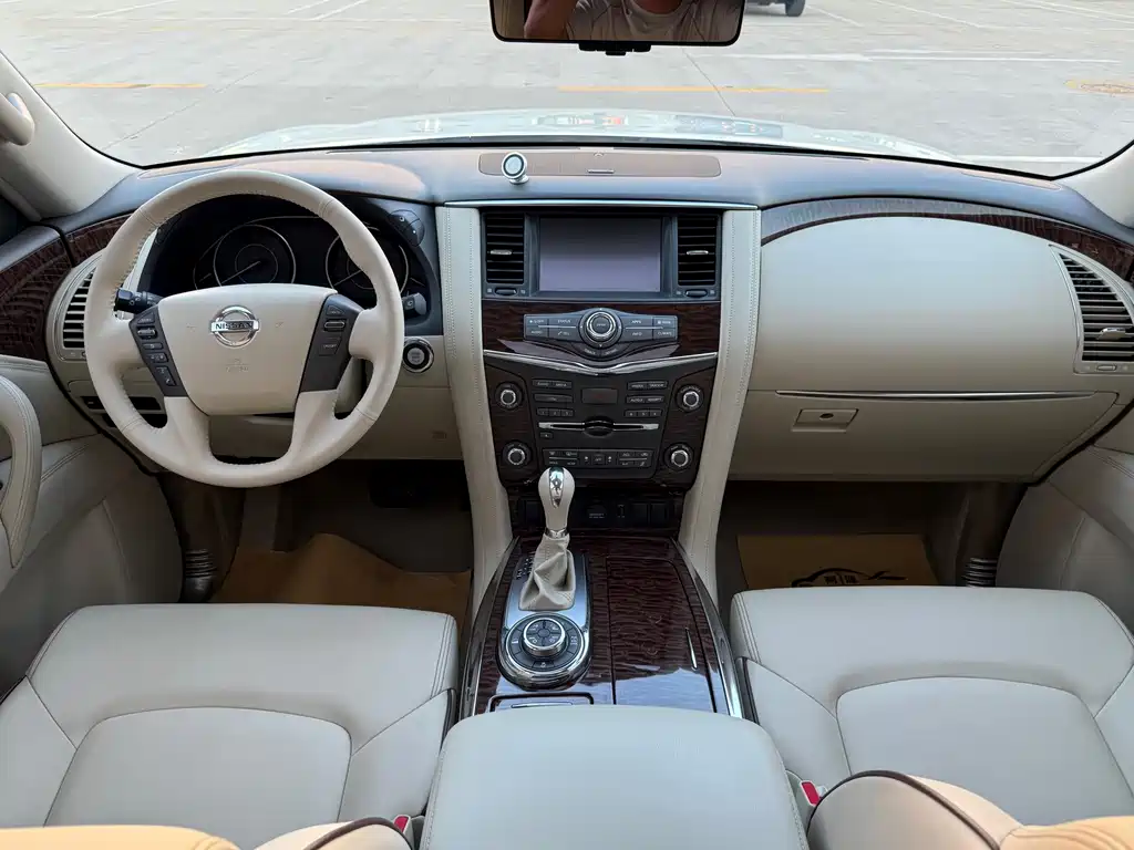 Nissan Patrol — миниатюра 4
