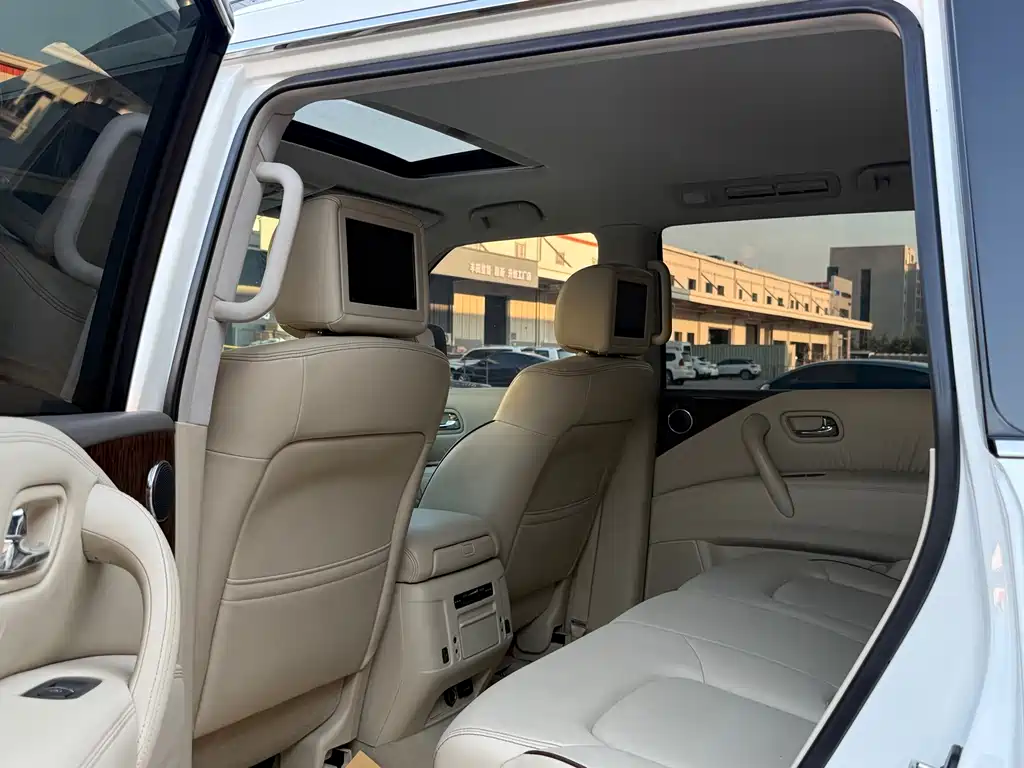 Nissan Patrol — миниатюра 12