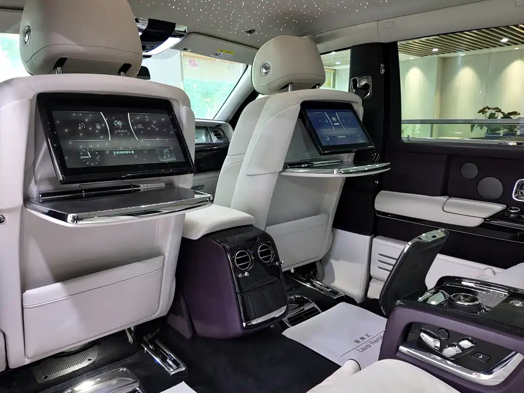 ROLLS-ROYCE PHANTOM