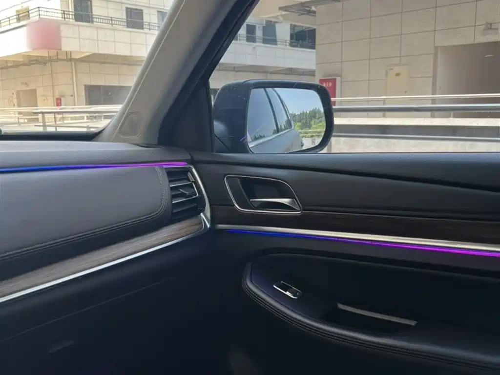 Roewe RX8 2018 30T
