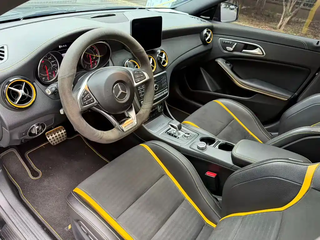 Mercedes-Benz CLA AMG — миниатюра 10