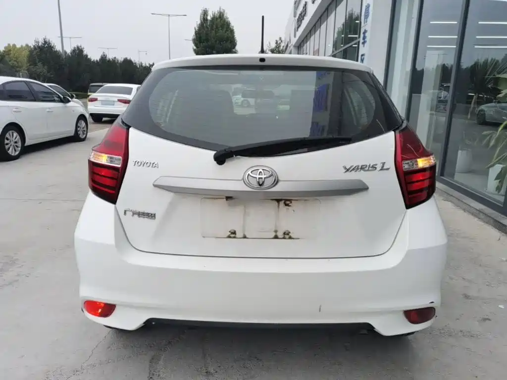 Toyota Yaris L — миниатюра 6