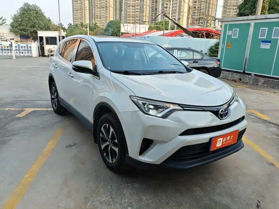 Toyota RAV4 — миниатюра 2