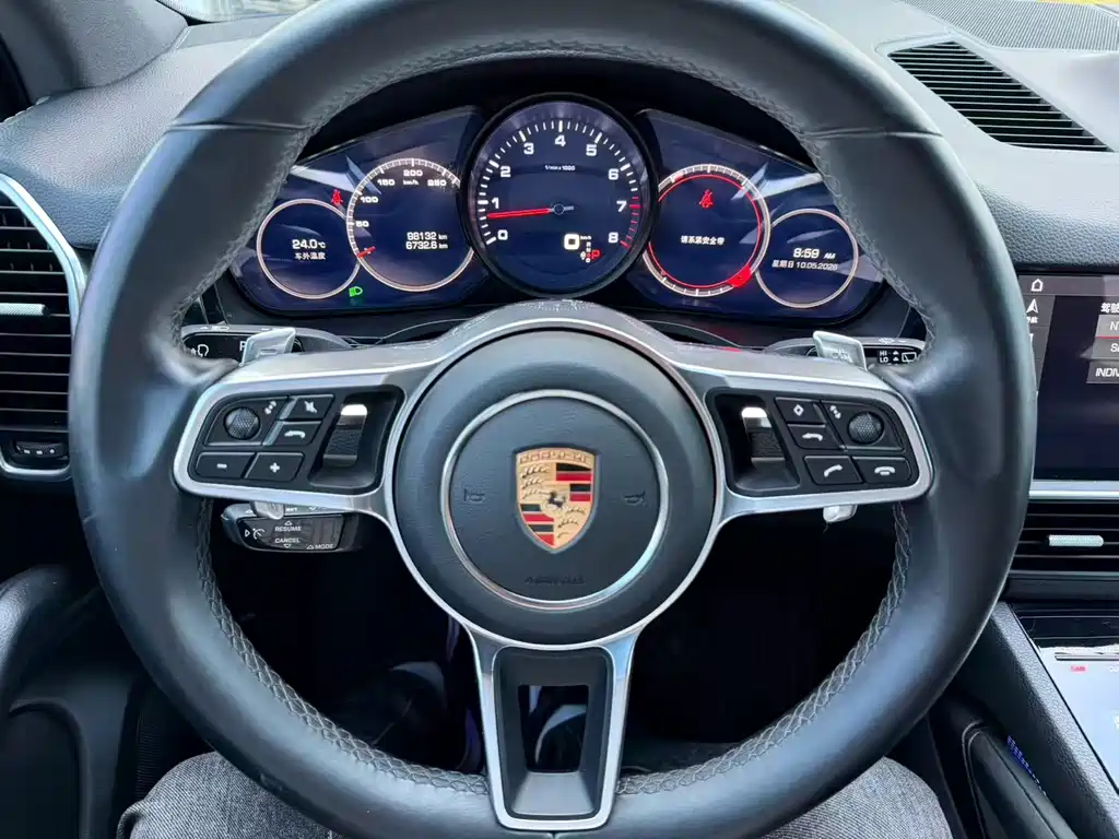 Porsche Cayenne — миниатюра 7