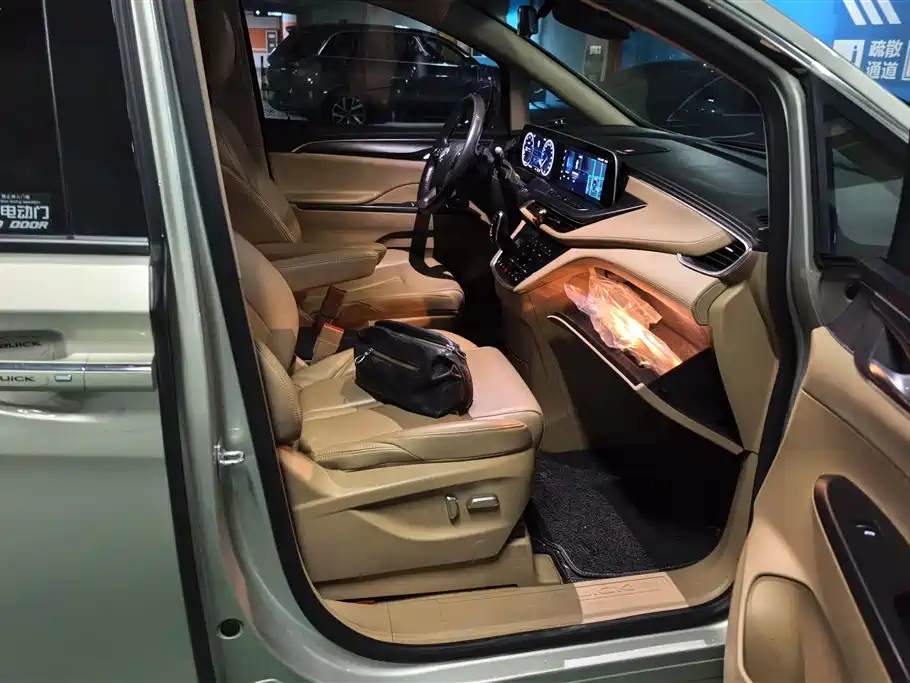 Buick GL8 2021 ES 653T Luxury