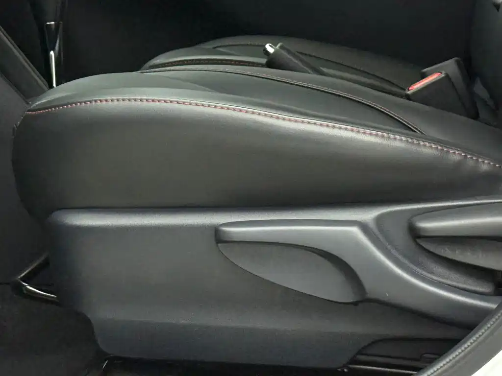 TOYOTA YARIS L ZHIXUAN