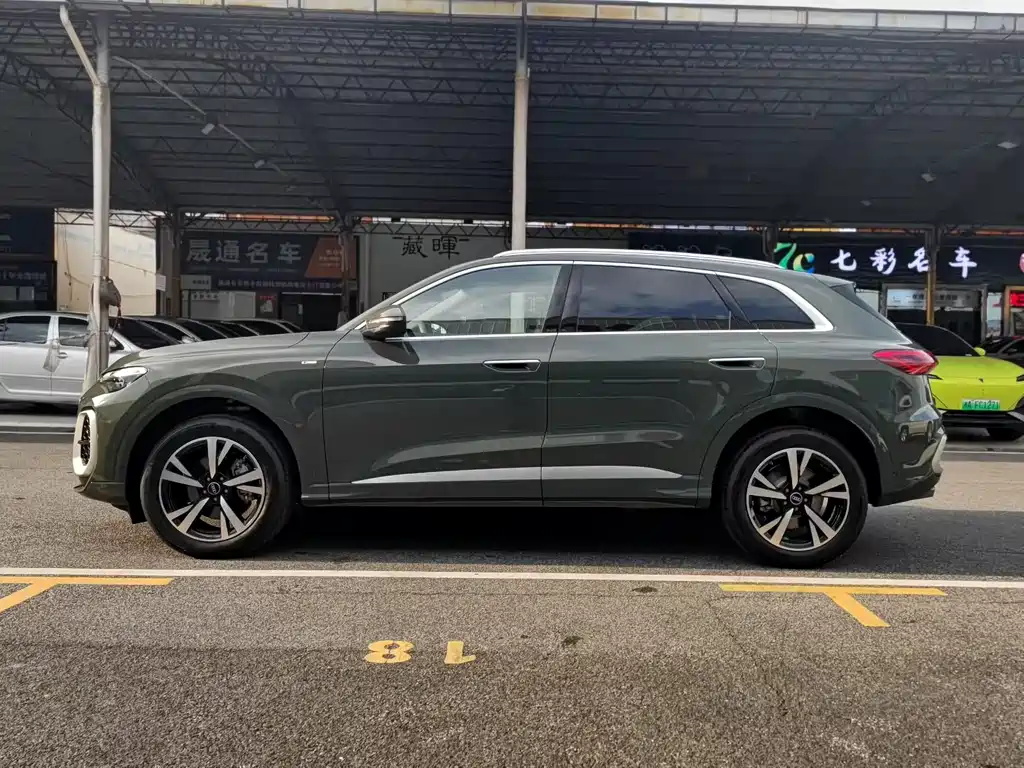 Audi Q5L — миниатюра 9