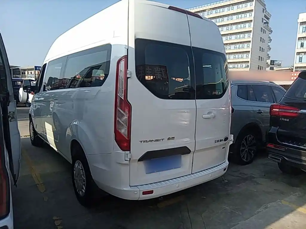Ford Transit — миниатюра 5