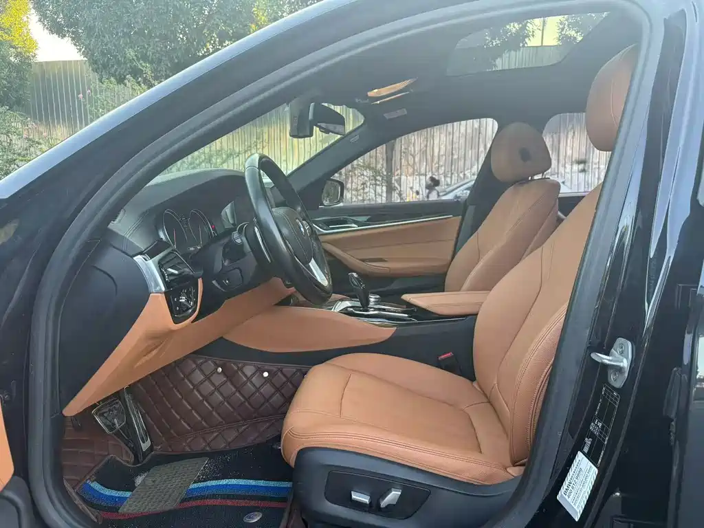 BMW 5 Series — миниатюра 4