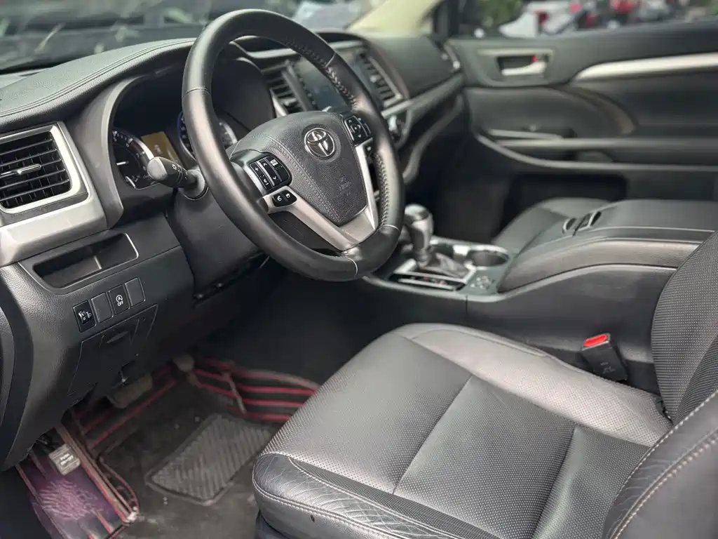 Toyota Highlander — миниатюра 10