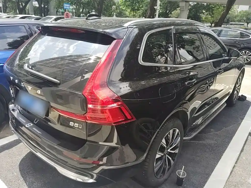 Volvo XC60 2025 B5 Luxury