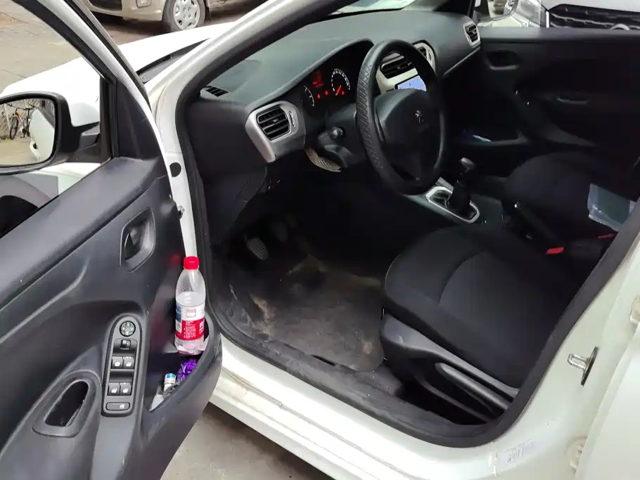 Peugeot 301 — миниатюра 9