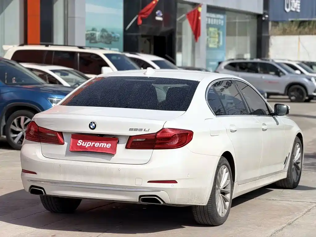 BMW 5 Series — миниатюра 8