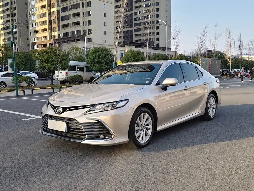 TOYOTA CAMRY