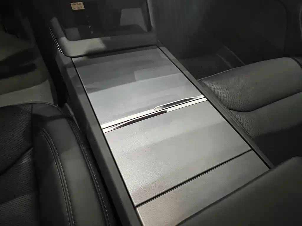 Tesla Model 3 — миниатюра 13