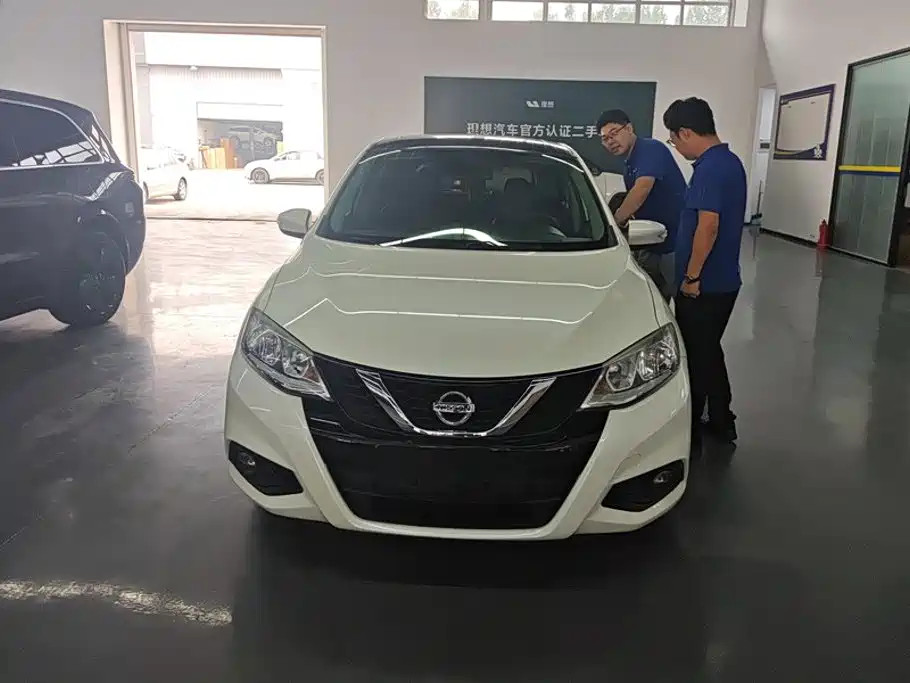 Nissan Tiida — миниатюра 2