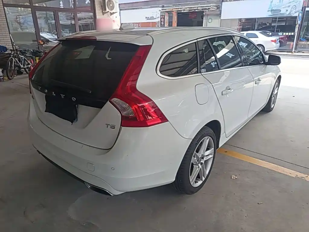 Volvo V60 — миниатюра 7