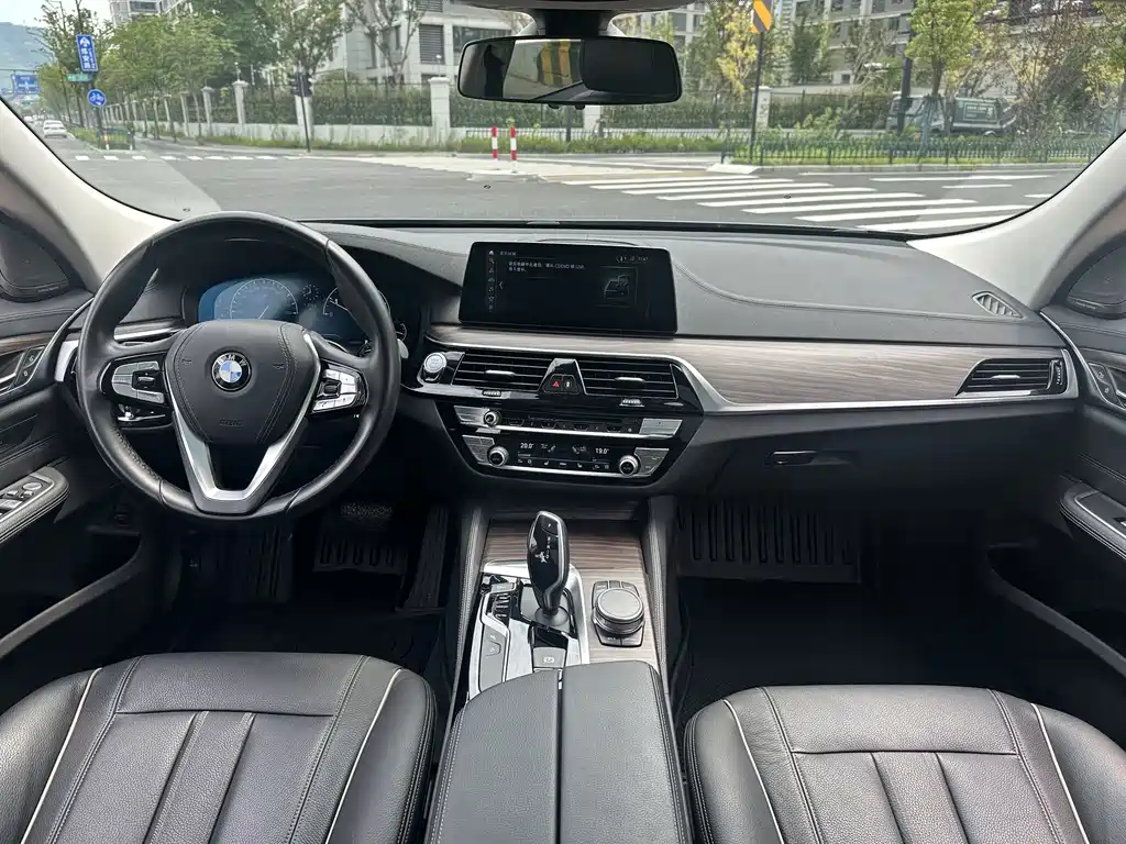 BMW 6 Series GT — миниатюра 8