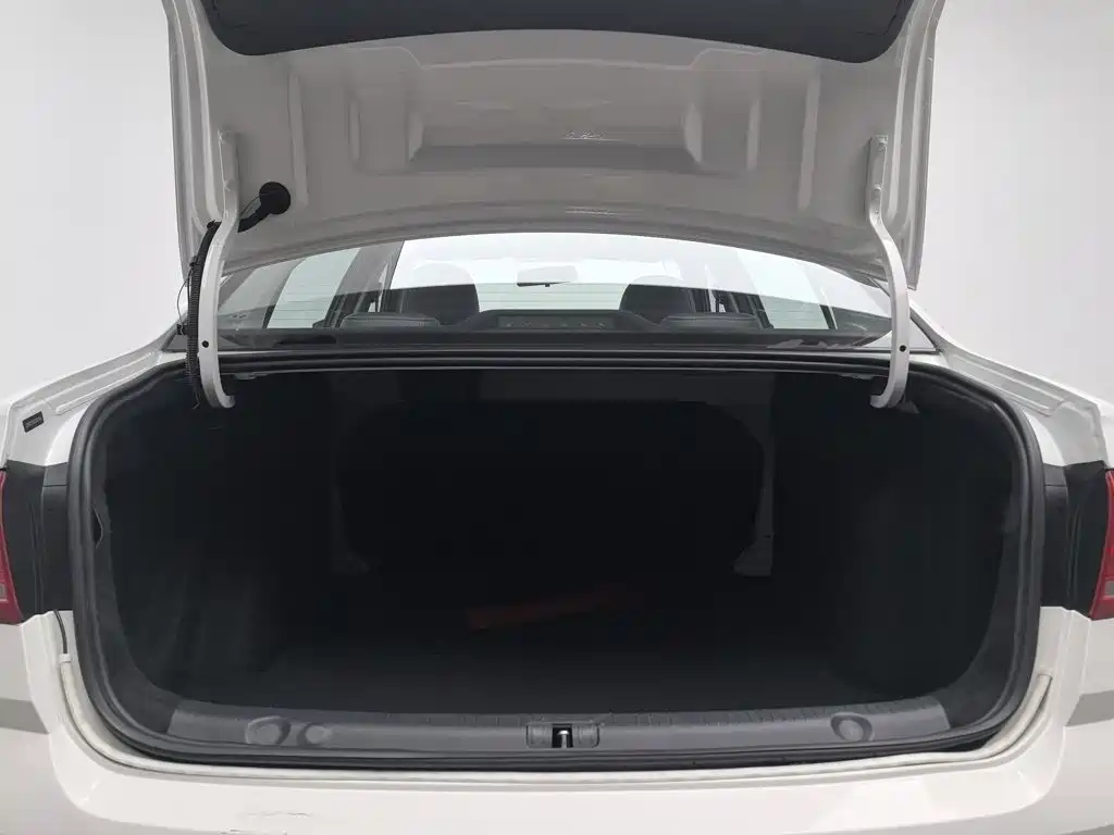 Volkswagen Lavida — миниатюра 16
