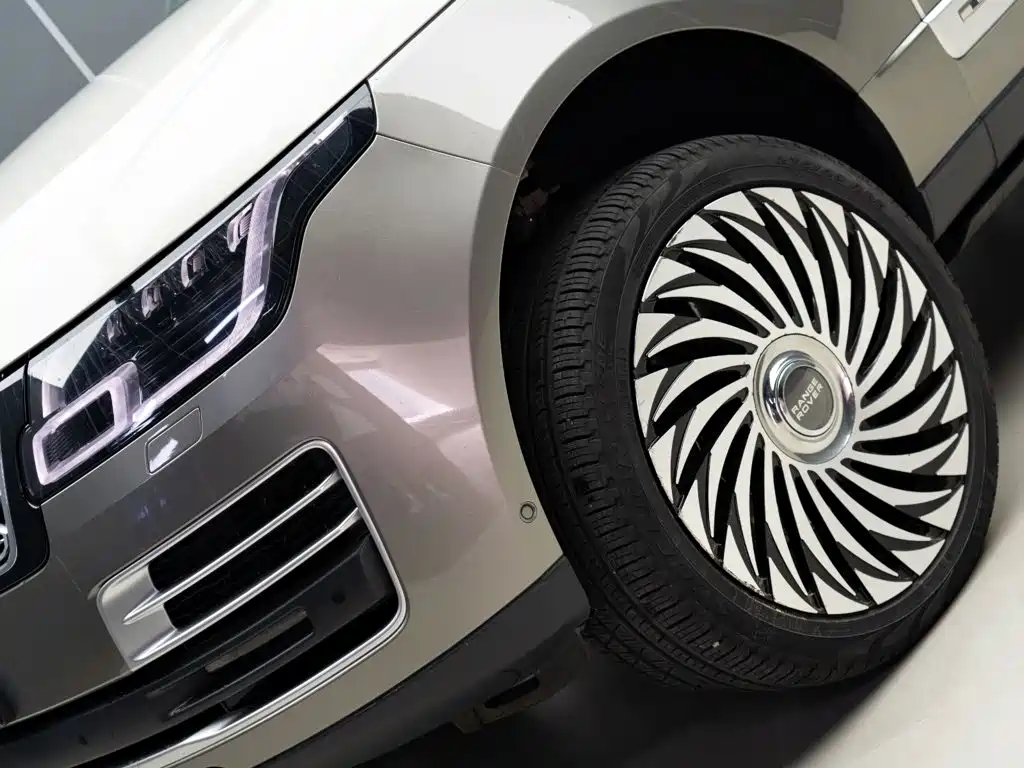 Land Rover Range Rover — миниатюра 3