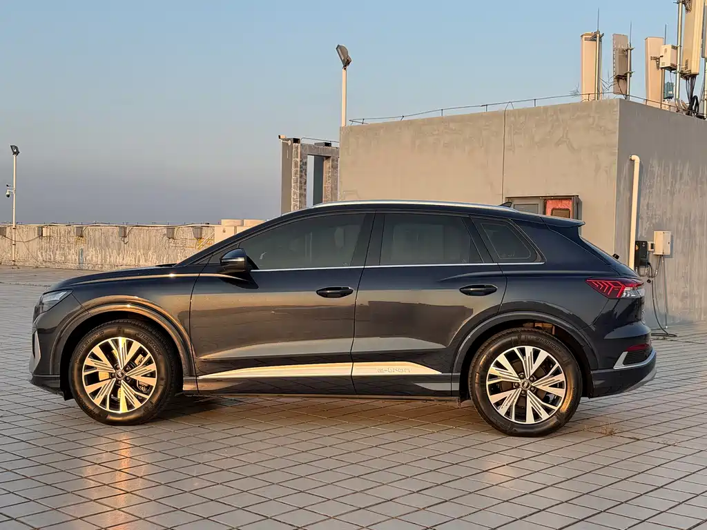 Audi Q4 e-tron — миниатюра 8