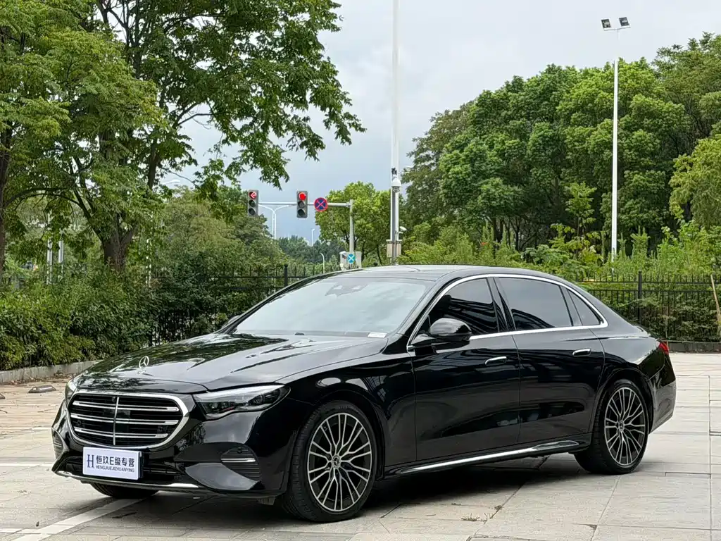 Mercedes-Benz E-Class — миниатюра 2