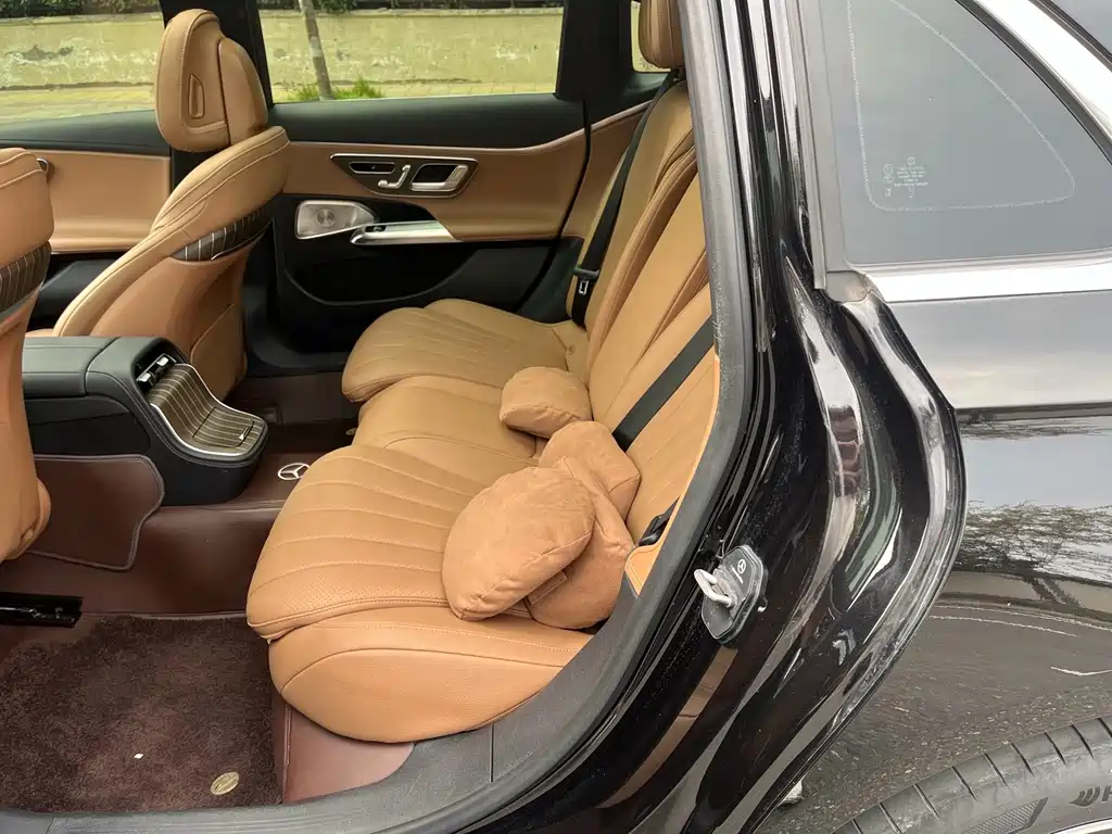 Mercedes-Benz E-Class — миниатюра 24