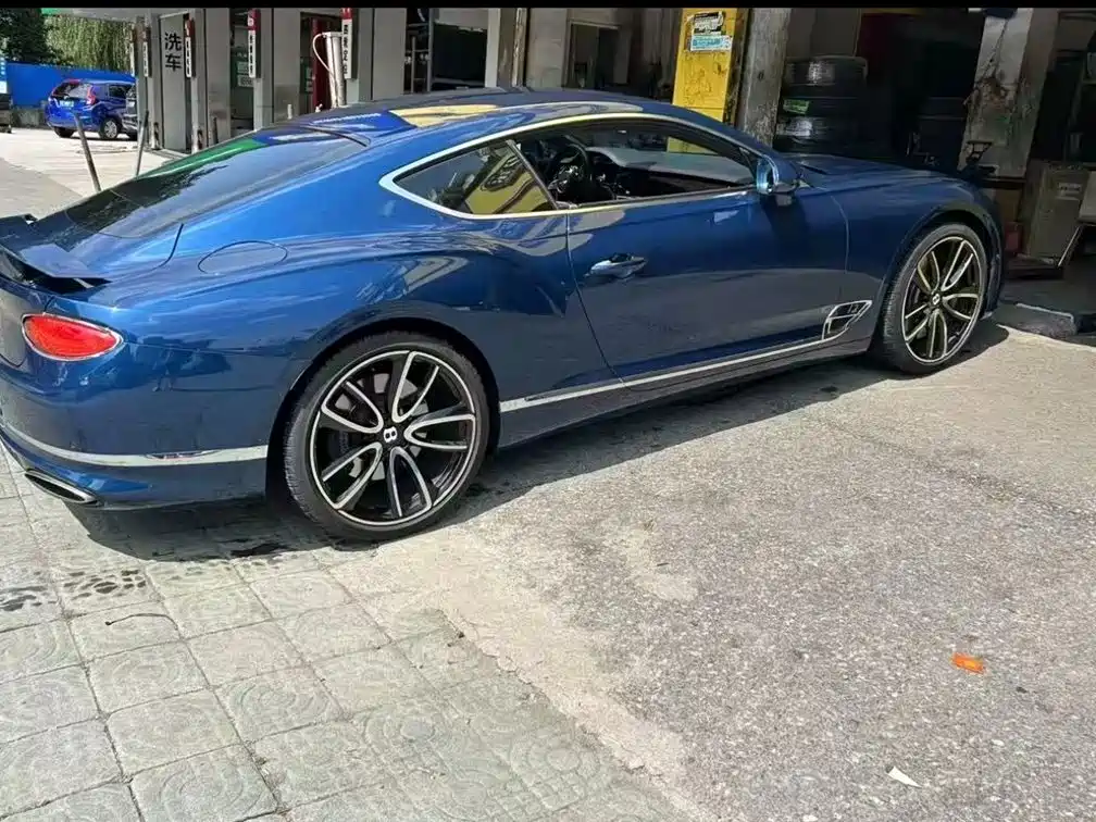 Bentley Continental 6.0T GT W12, фото 3