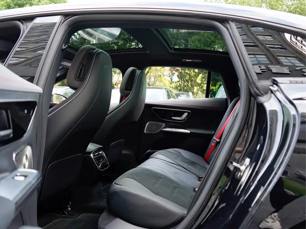 MERCEDES-BENZ EQE AMG