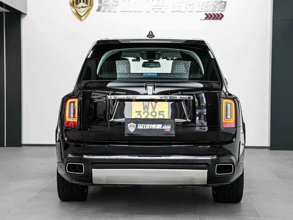 Rolls-Royce Cullinan 2021 мест