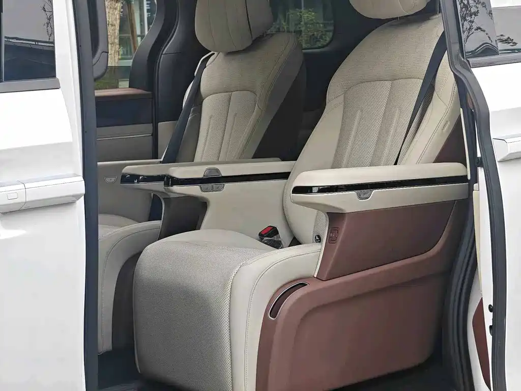 BYD Xia — миниатюра 6
